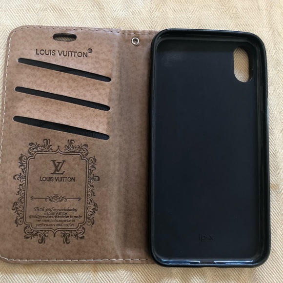 Louis Vuitton leather cell phone case!!! - Picture 5 of 7